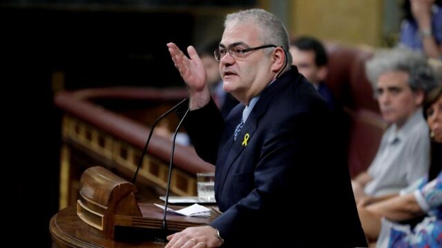El diputado del PDeCAT Feliu Joan Guillaumes i Rafols durante el pleno del Congreso de los Diputados. EFE/Juan Carlos Hidalgo