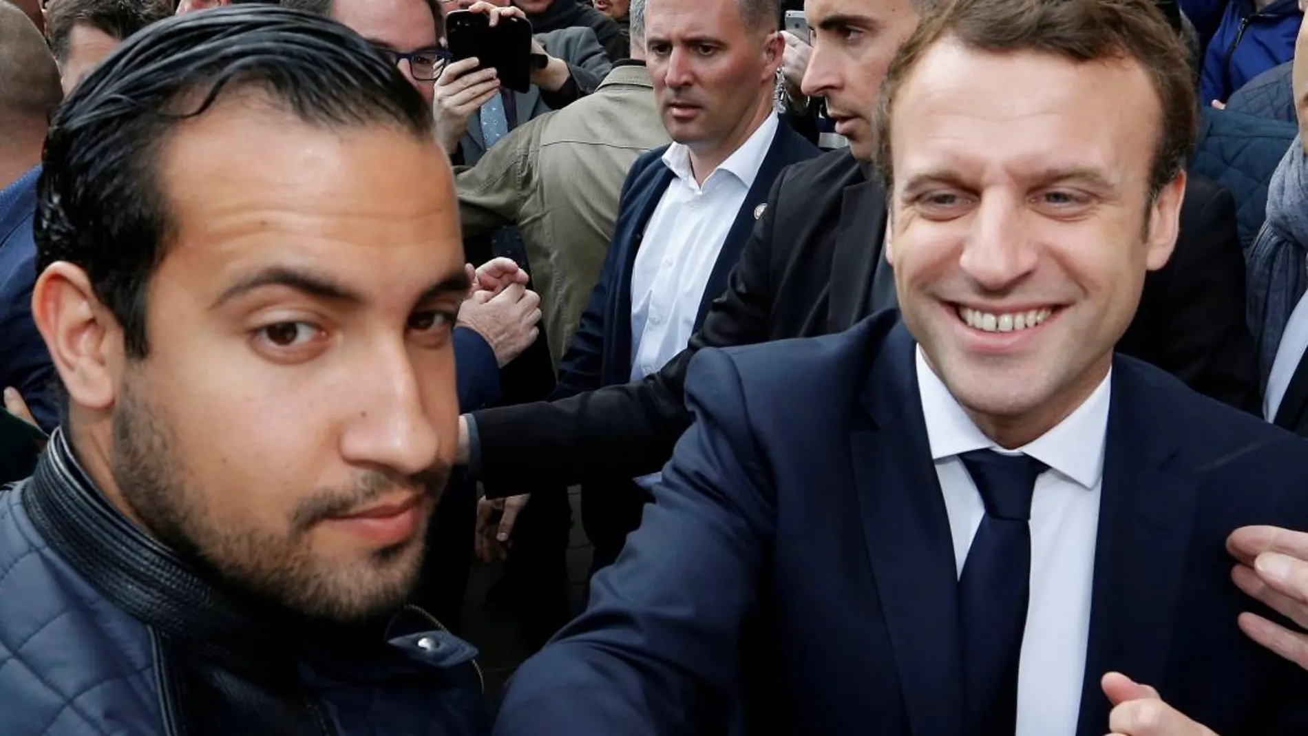 Emmanuel Macron junto a Alexandre Benalla en una imagen de mayo del año pasado