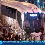 El autobús del Madrid llegando al Bernabéu