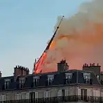  Vídeo: Así fue el derrumbe de la aguja de la catedral de Notre Dame
