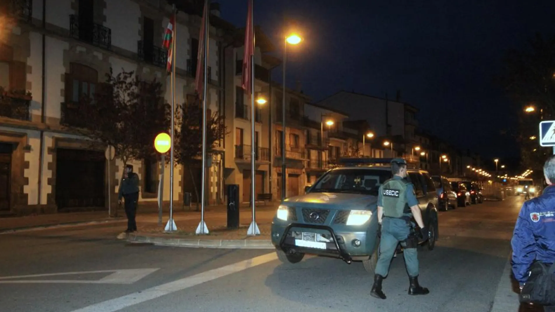 Despliegue de la Guardia Civil en la zona de Alsasua donde fueron atacados dos guardias civiles y sus parejas