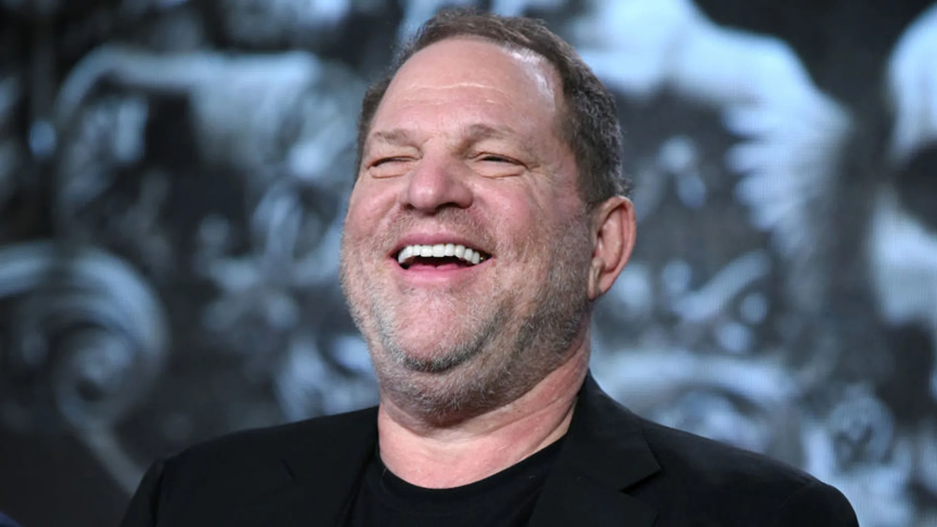 Harvey Weinstein riéndose en un evento en Estados Unidos.