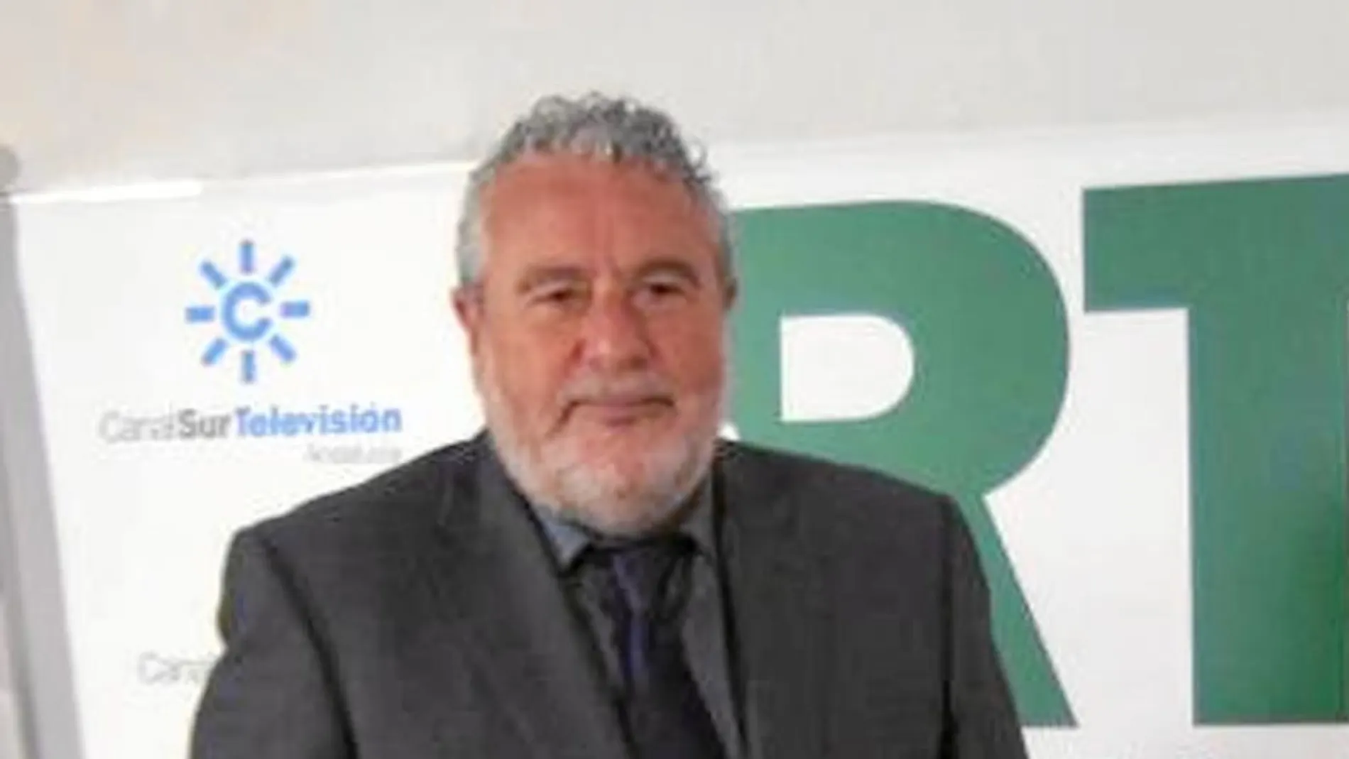 El subdirector de la RTVA, Joaquín Durán, dio ayer su primera rueda de prensa tras asumir sus nuevas competencias en la empresa