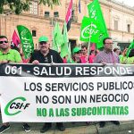 Trabajadores de Salud Responde, 112 y 061, encacabezados por los sindicatos CGT y CSIF, se manifestaron a las Puertas del Parlamento.