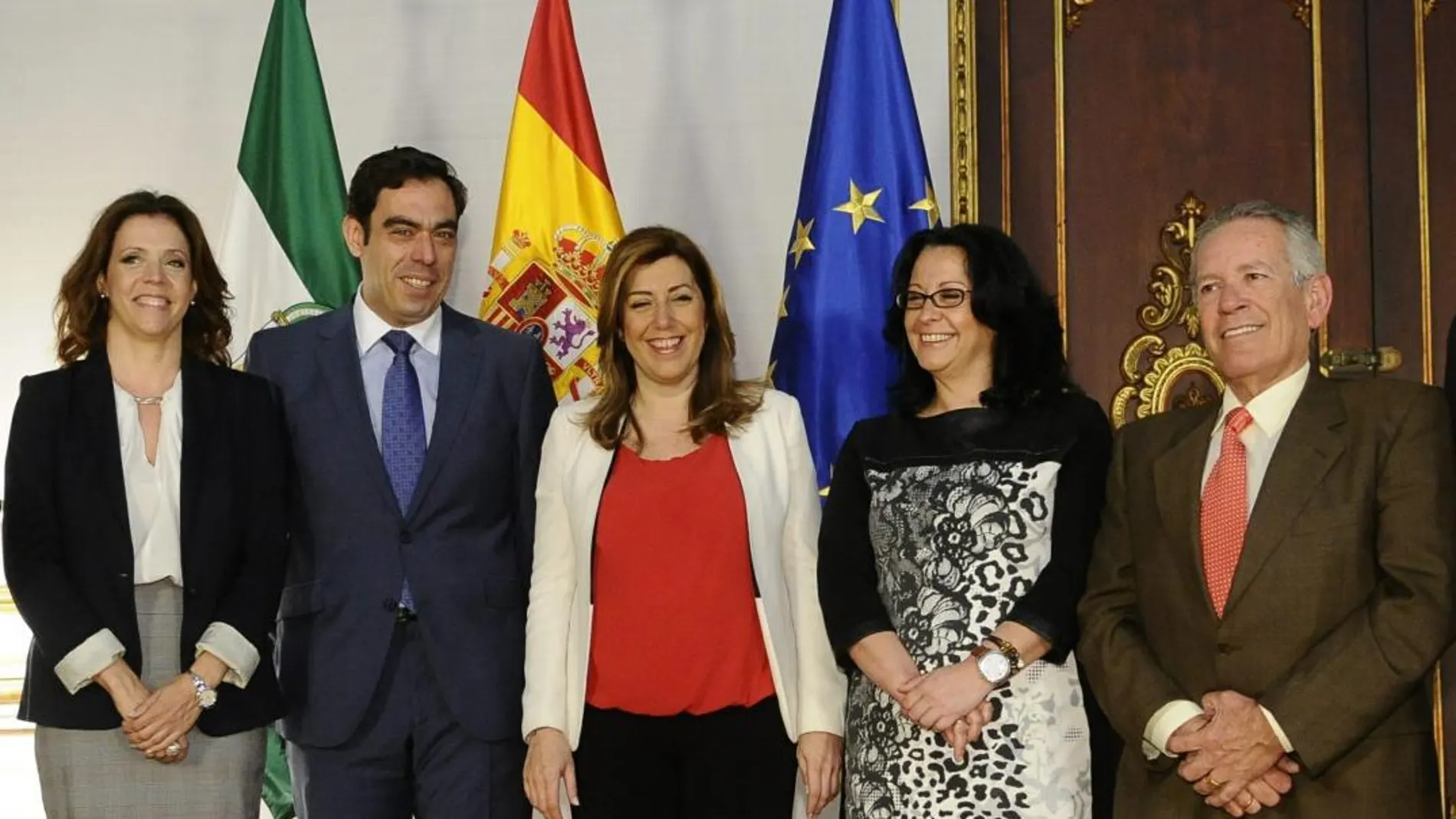 Susana Díaz, junto al presidente regional de ATA, Rafael Amor, y representantes de otras organizaciones