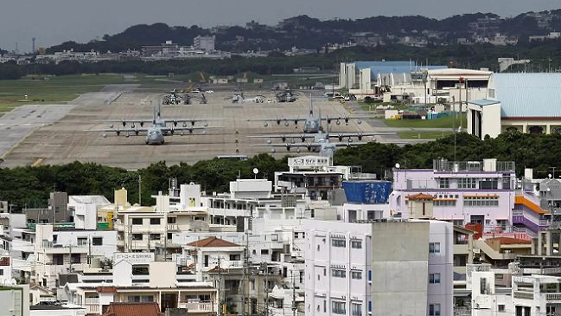 Imagen de la base aérea de Futenma que Estados Unidos tiene en la isla japonesa de Okinawa