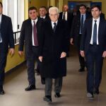 El presidente, Sergio Mattarella, llega al colegio electoral en Palermo, ayer