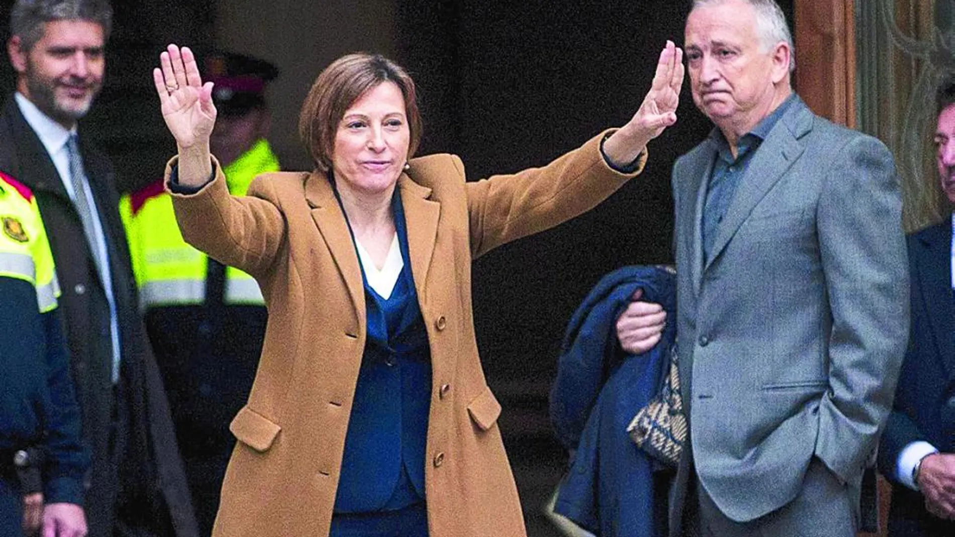 Carme Forcadell, el viernes a las puertas del TSJC tras su declaración.