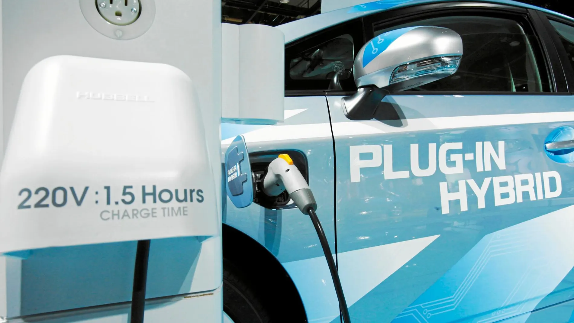 Las ventas de vehículos de gas ganaron la partida en 2018 a los eléctricos puros y a los híbridos enchufables / Reuters