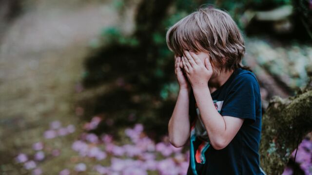 De acuerdo con un estudio publicado en la revista “People and Nature Journal”, esta es la mejor forma de poner fin, de una vez por todas, a uno de los hábitos más desesperantes de los niños: los berrinches