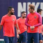 Arda Turan, Rakitic y Paco Alcácer, ayer, en el entrenamiento