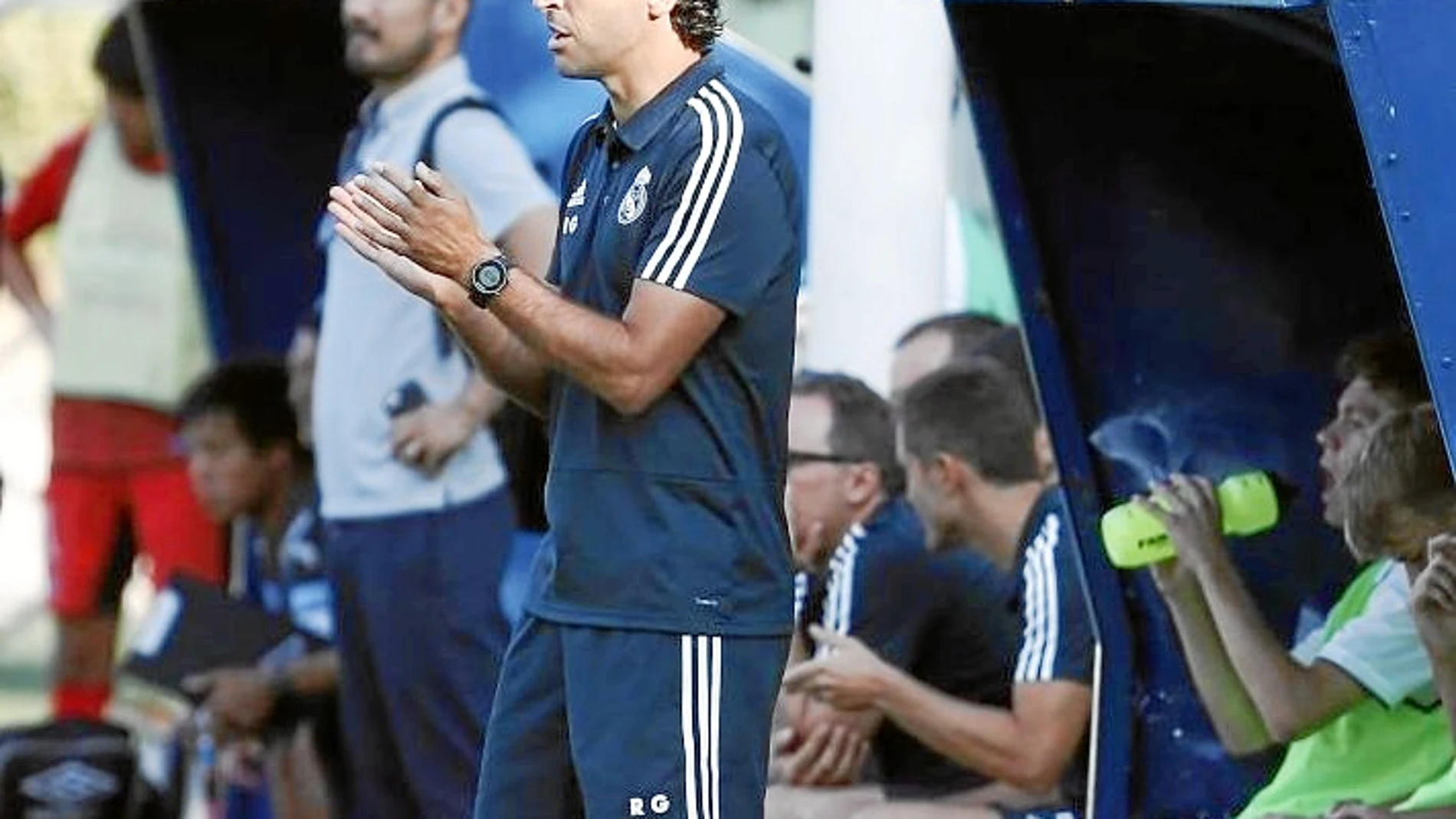 Raúl, en su primer día como entrenador del Cadete B del Real Madrid / Efe