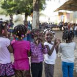 Niñas en una escuela infantil de Aldeas Infantiles en Haití