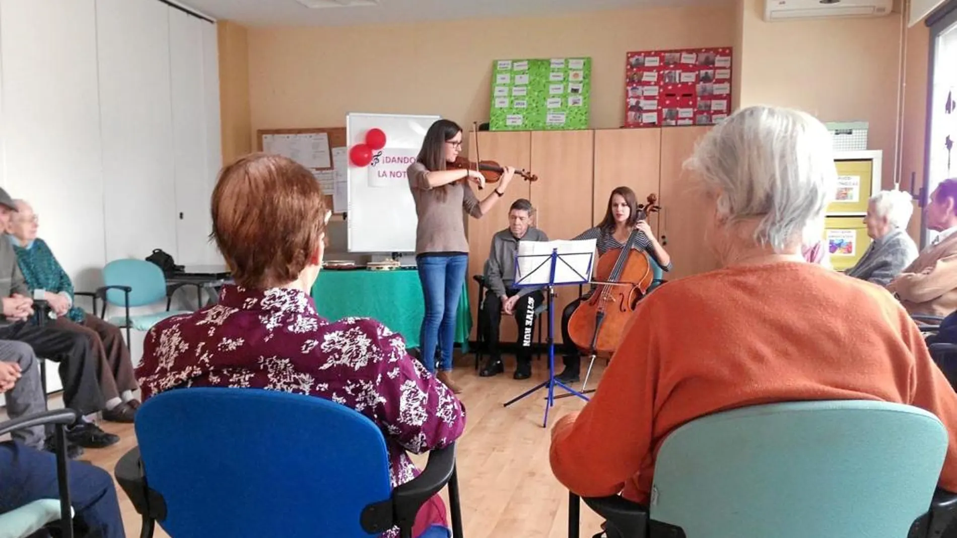 La música ayuda a las personas a sentirse menos tristes y ansiosas
