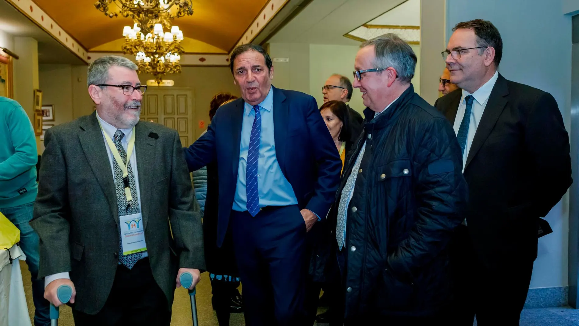 Sáez Aguado conversa con Francisco José Milla, Javier López-Escobar y José Manuel Vicente