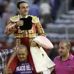  Enrique Ponce sale a hombros en Salamanca tras una clase magistral de toreo