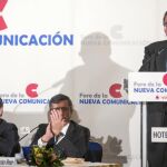 Alejando Echevarría (dcha.) durante su ponencia, acompañado por Francisco Román (centro) y Maurizio Carlotti (izqda.)