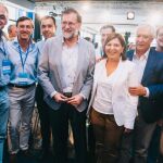 Mariano Rajoy, junto a Isabel Bonig, Esteban González Pons, Javier Arenas, Rafael Hernando y Fernando Martínez-Maillo, ayer durante la jornada de clausura de la reunión interparlamentaria del PP