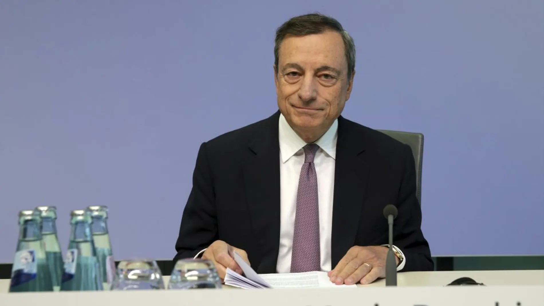 El presidente del Banco Central Europeo (BCE), Mario Draghi, ofrece una rueda de prensa en Fráncfort,