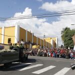 Miles de personas reciben a la caravana con las cenizas de Fidel Castro  en la ciudad de Santiago de Cuba