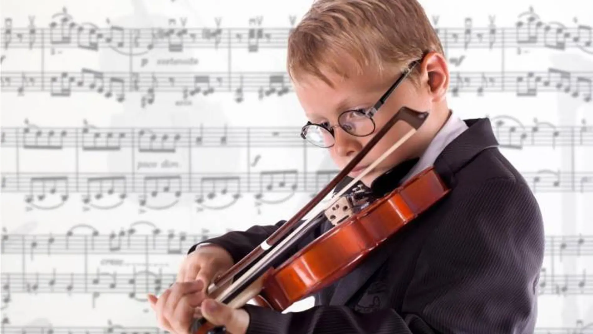 Los beneficios de tocar un instrumento en los niños