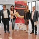 La concejala Ana Redondo; la directora de Políticas Culturales, Mar Sancho; y Jesús Cimarro, entre otros, presentan Mercartes