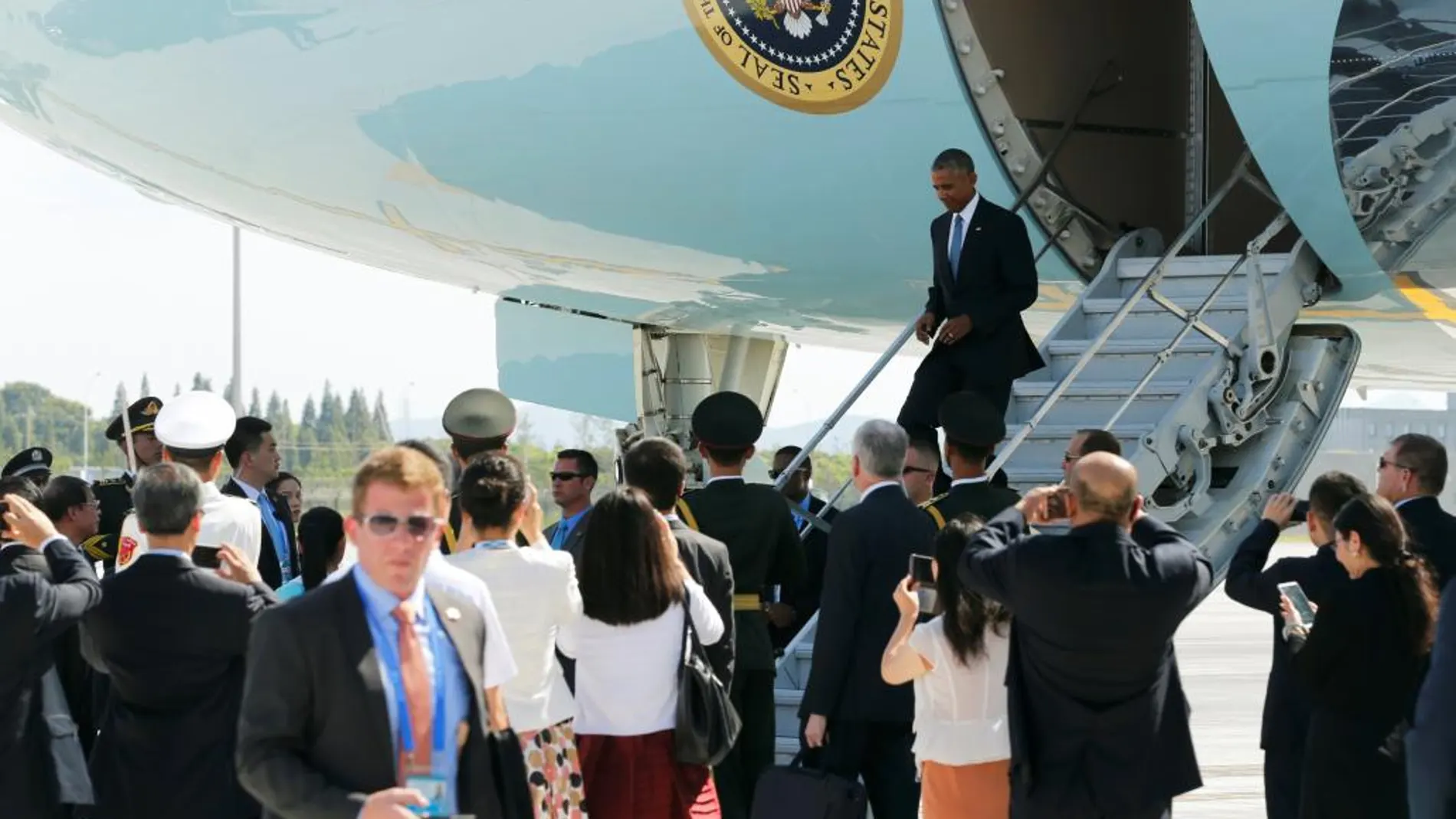 Barack Obama a su llegada al aeropuerto de Hangzhou, China.