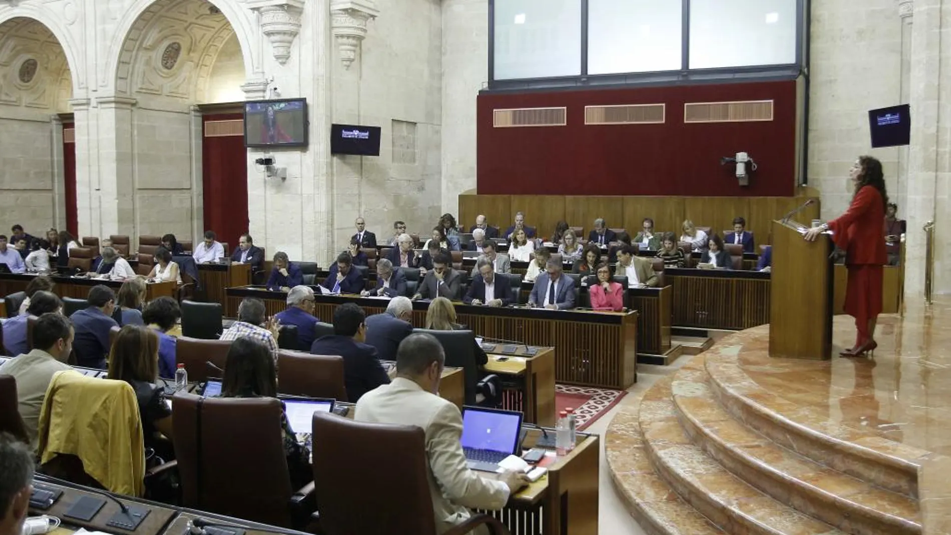 La consejera de Hacienda, María Jesús Montero, durante el debate de presupuestos