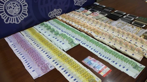 Los agentes se incautaron de 170.000 euros en metálico