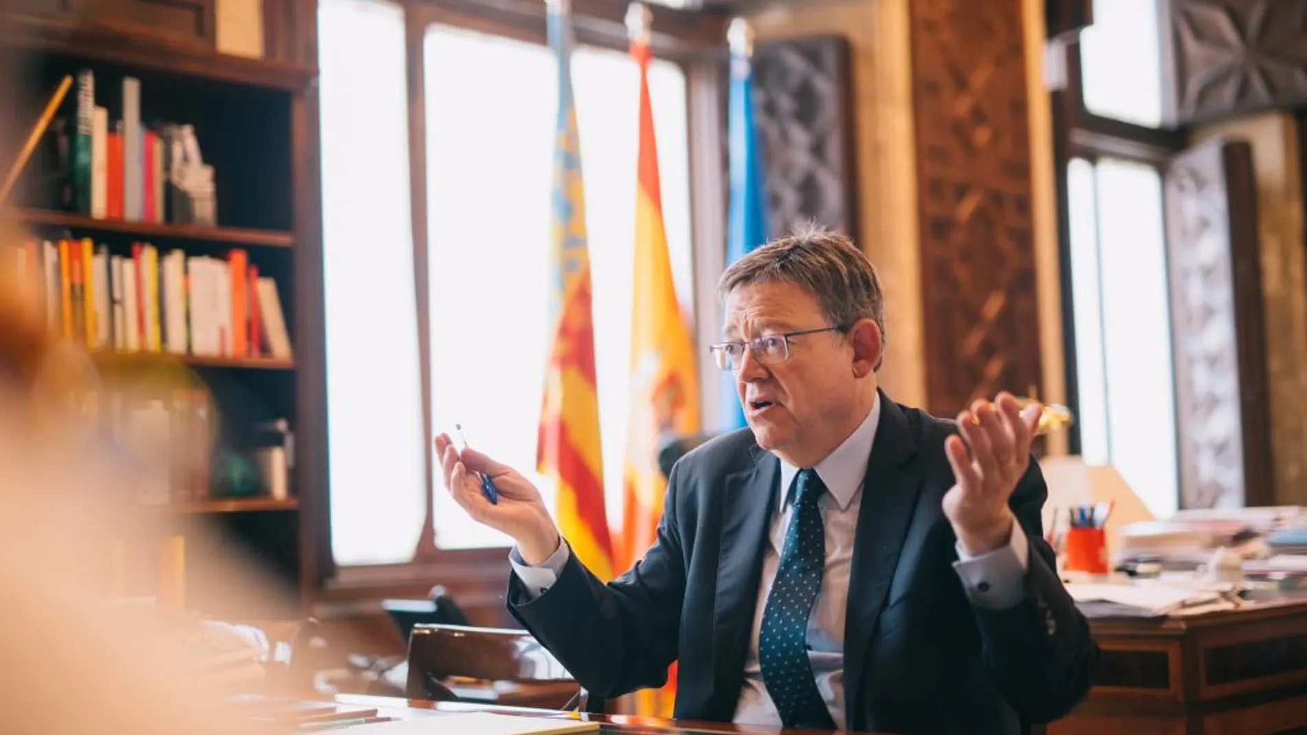 El jefe del Ejecutivo valenciano durante la entrevista en el Palau de la Generalitat