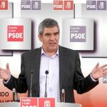 El secretario regional del PSOE, Julio Villarrubia, ayer en Valladolid