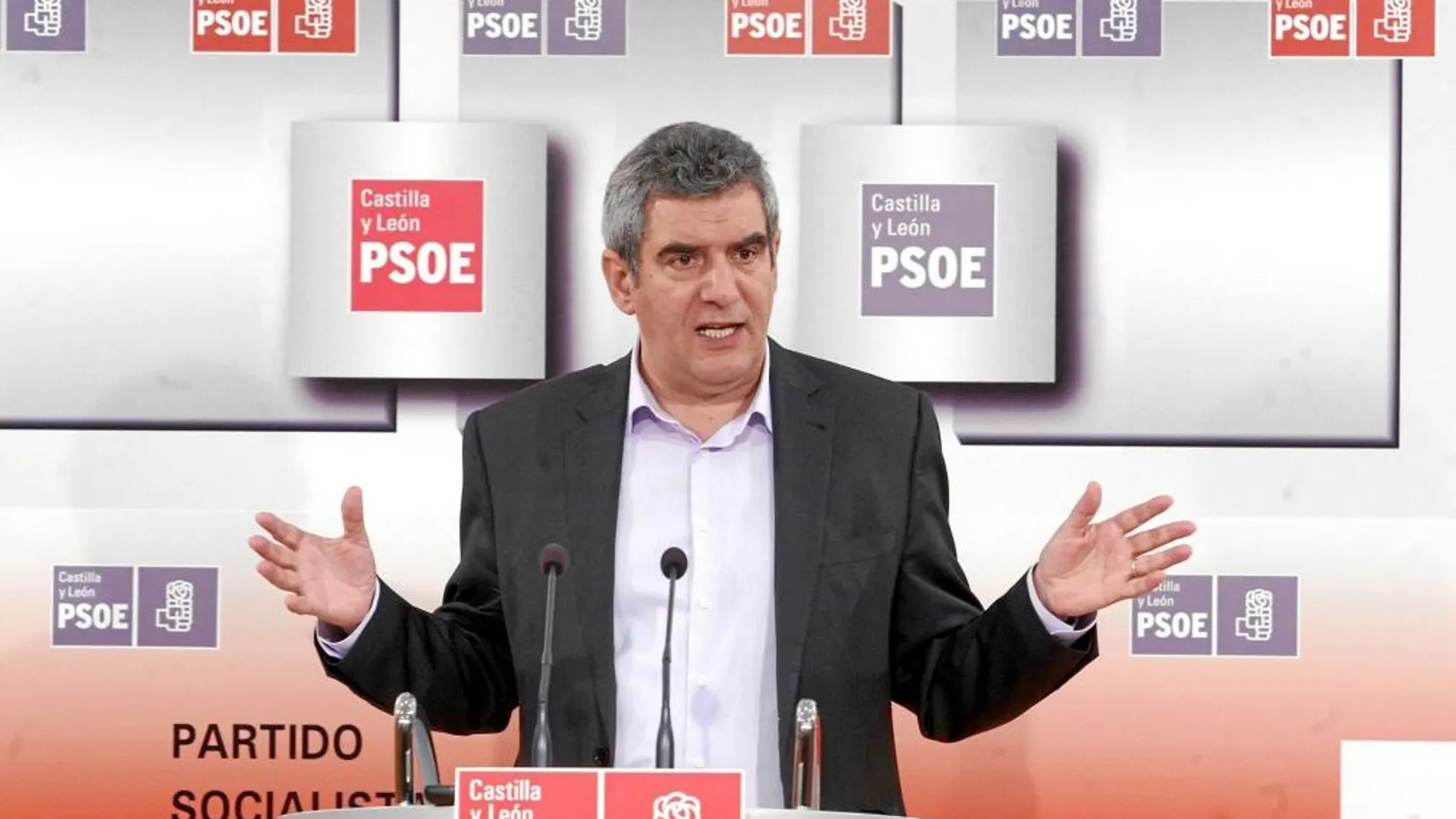 El secretario regional del PSOE, Julio Villarrubia, ayer en Valladolid