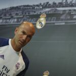 El entrenador del Real Madrid, Zinedine Zidane, durante la rueda de prensa ofrecida esta mañana en la Ciudad Deportiva de Valdebebas.