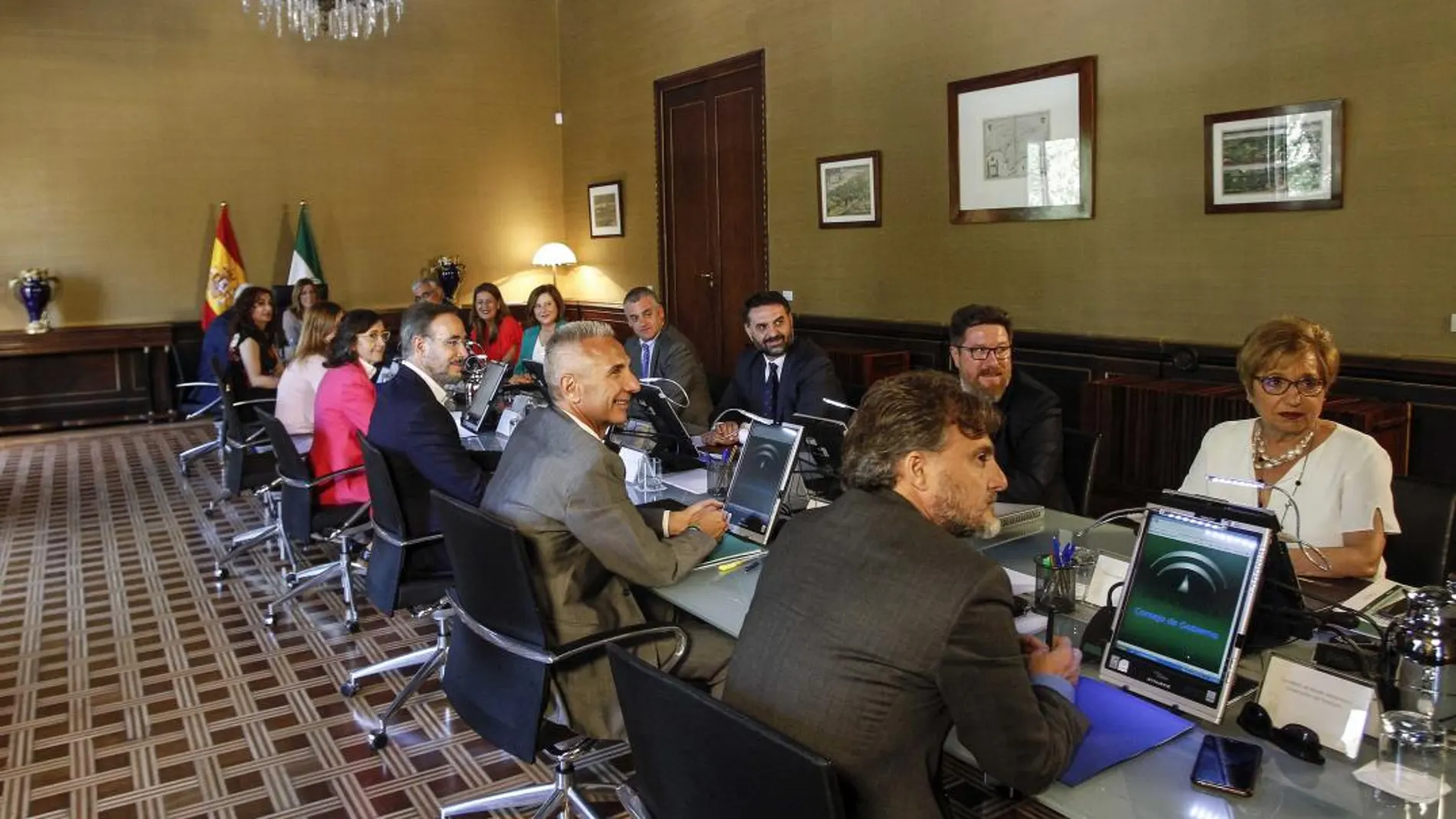 Imagen de una de las reuniones que el Consejo de Gobierno celebró durante el pasado ejercicio (Foto: Manuel Olmedo)