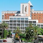 El bebé sigue ingresado en la UCI del Hospital Joan XXIII de Tarragona en estado grave, presenta una hemorragia cerebral compatible con golpes