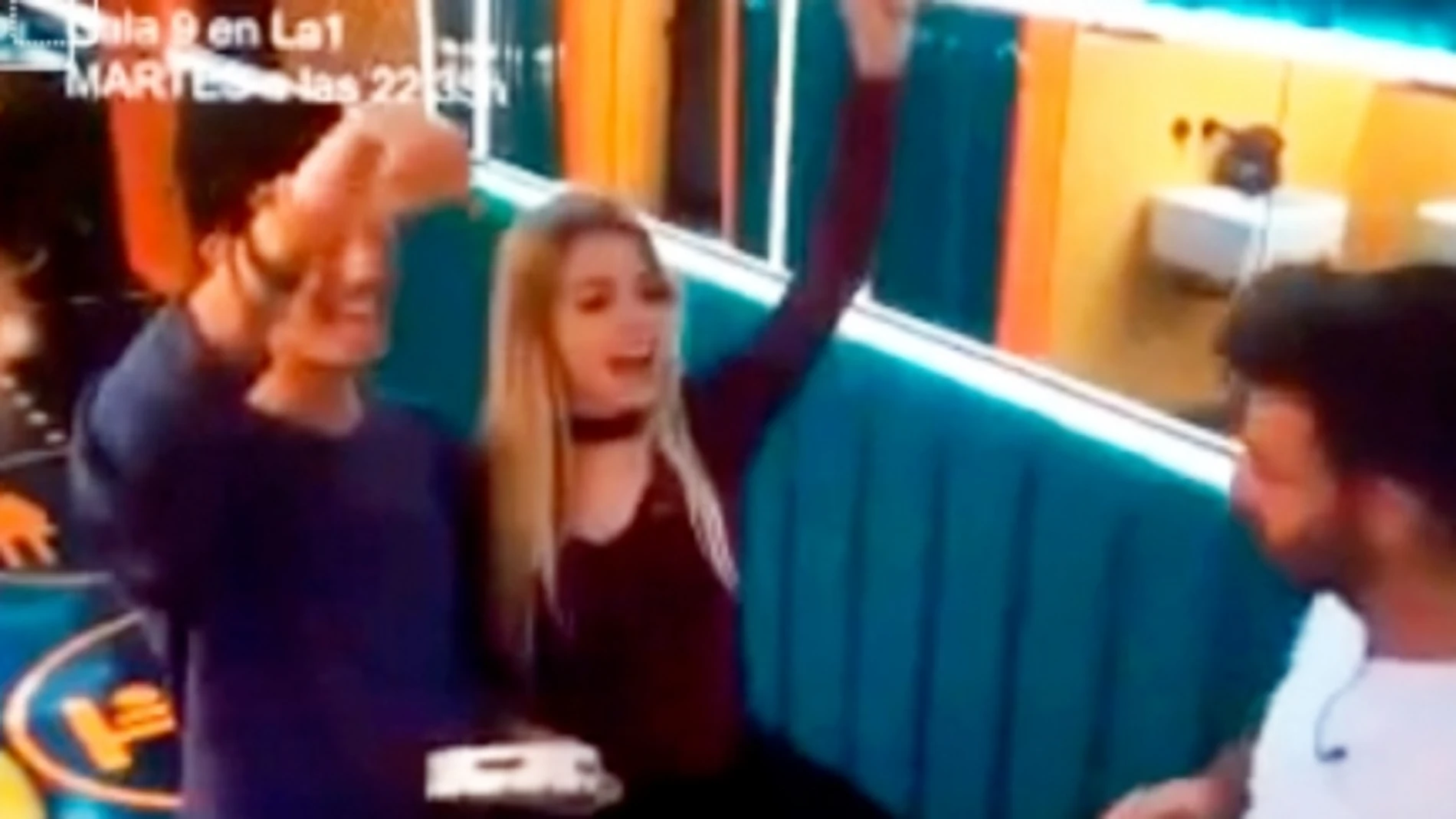 Nerea y Alfred cantando "Els segadors"