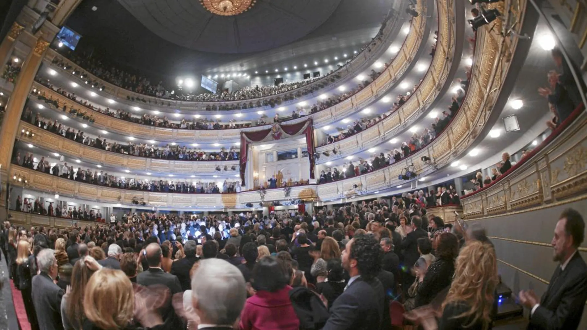 Imagen del Teatro Real con una perspectiva de 360º durante la representación de una obra