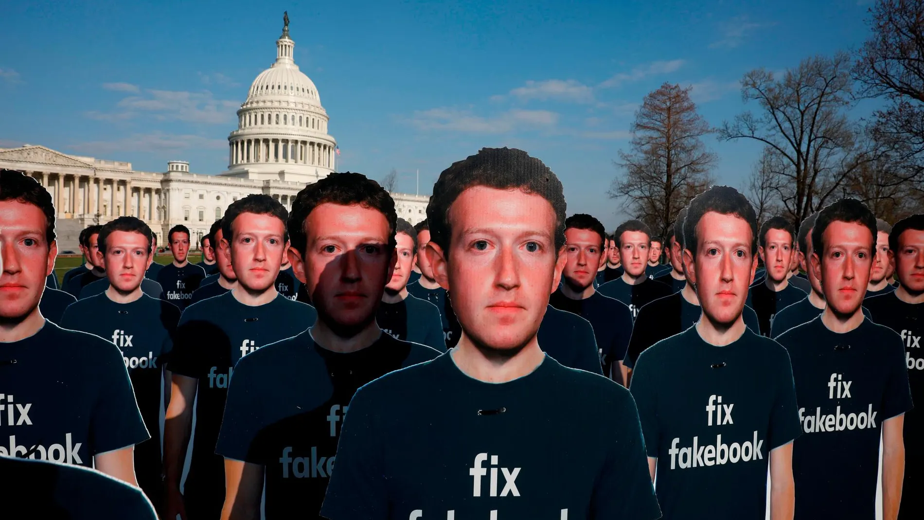 Protesta contra las prácticas de Facebook a las puertas del Capitolio / Reuters