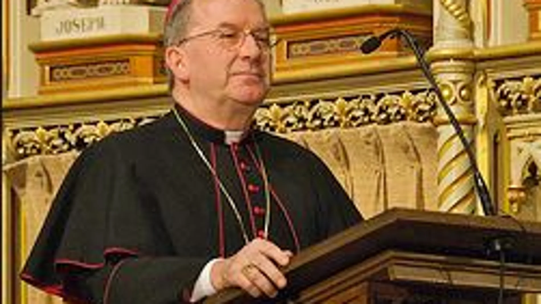 Luigi Ventura fue enviado por el Papa Benedicto XVI a París en 2009