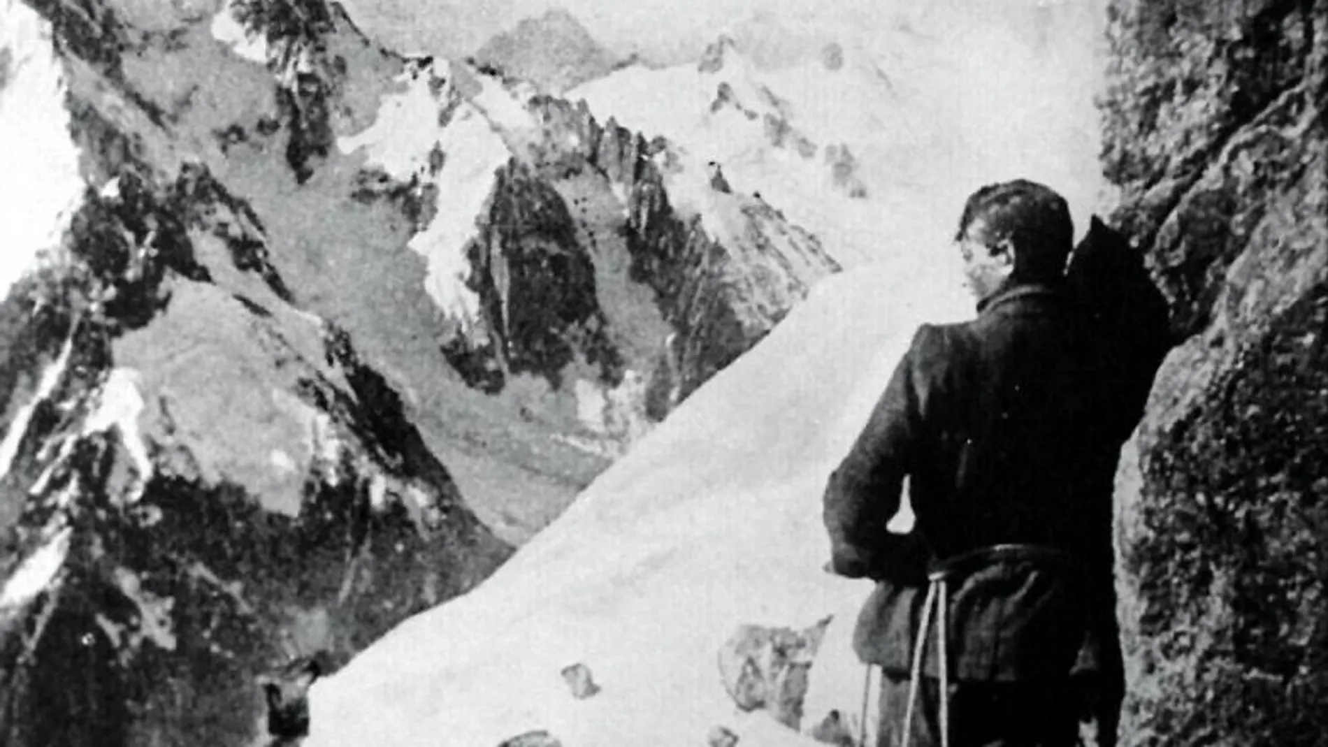 Mallory, en los Alpes franceses, en una instantánea de 1909