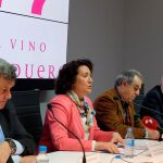 María Josefa García Cirac junto a Enrique Pascual y Miguel Ángel Gayubo, entre otros, en los Encuentros Mediáticos