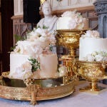 Imagen de la tarta nupcial que ha difundido este sábado el palacio de Kensington