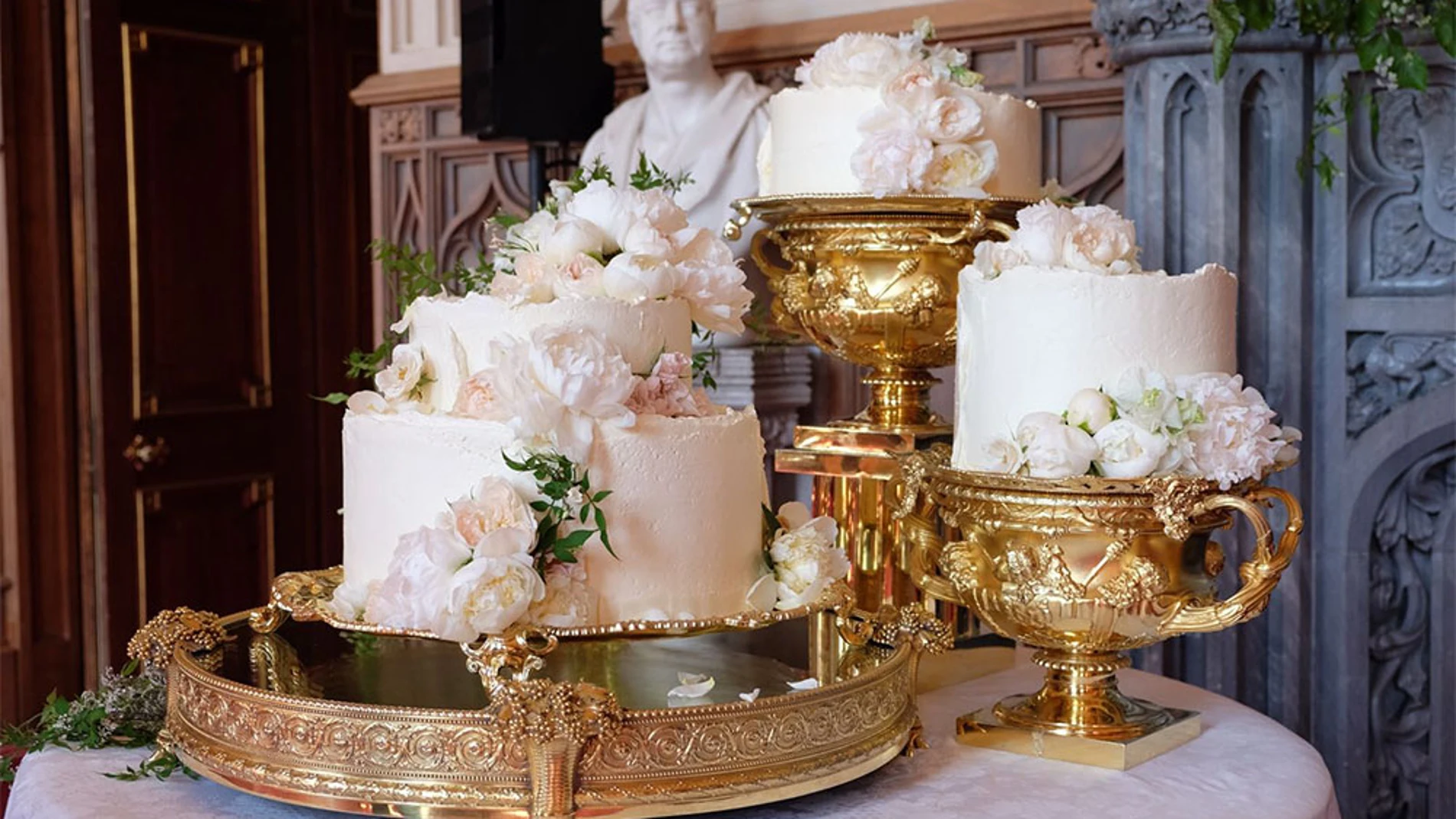 Imagen de la tarta nupcial que ha difundido este sábado el palacio de Kensington