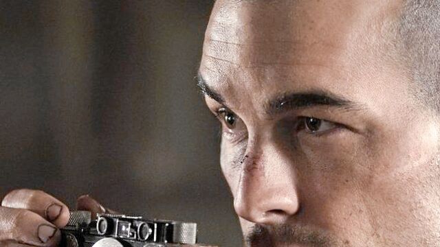 Mario Casas es el fotógrafo de Mauthausen