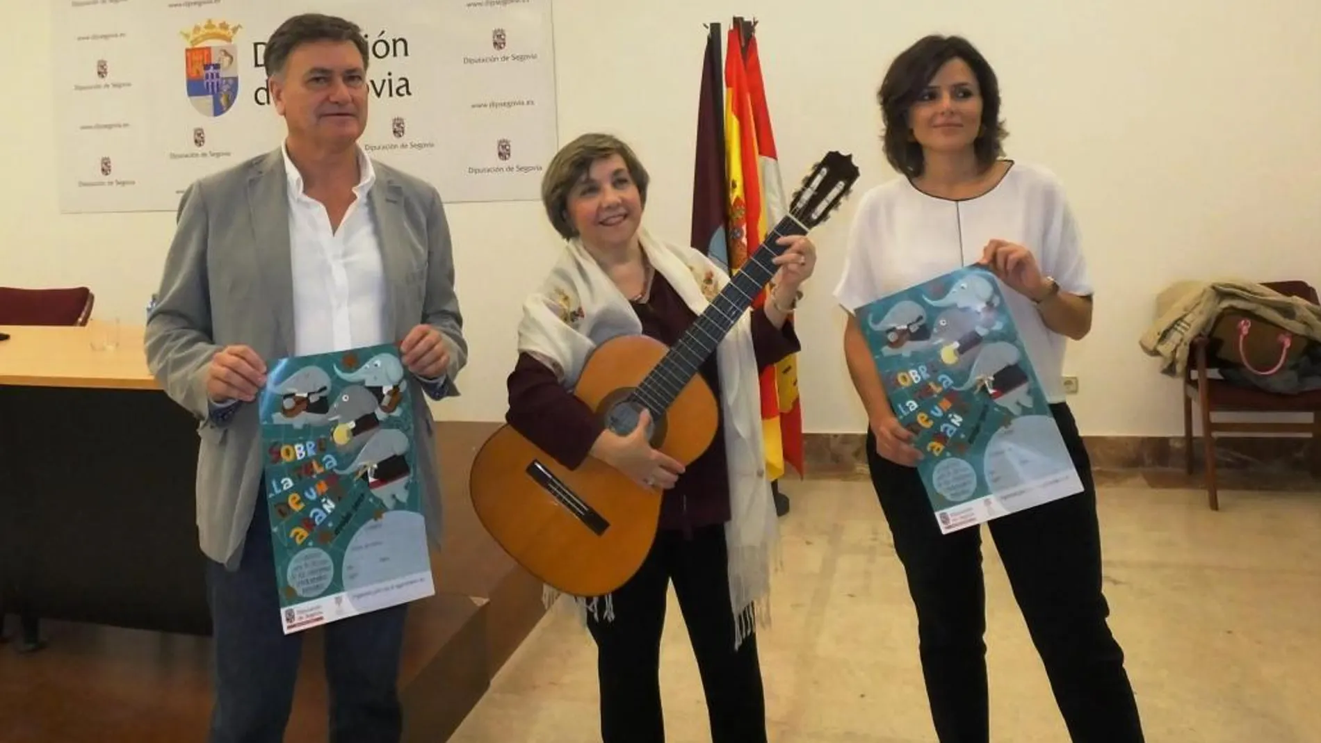 Francisco Vázquez, la artista Amparo García y Sara Dueñas presenta el programa