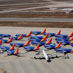 Varios aviones Boeing 737 MAX 8 en California