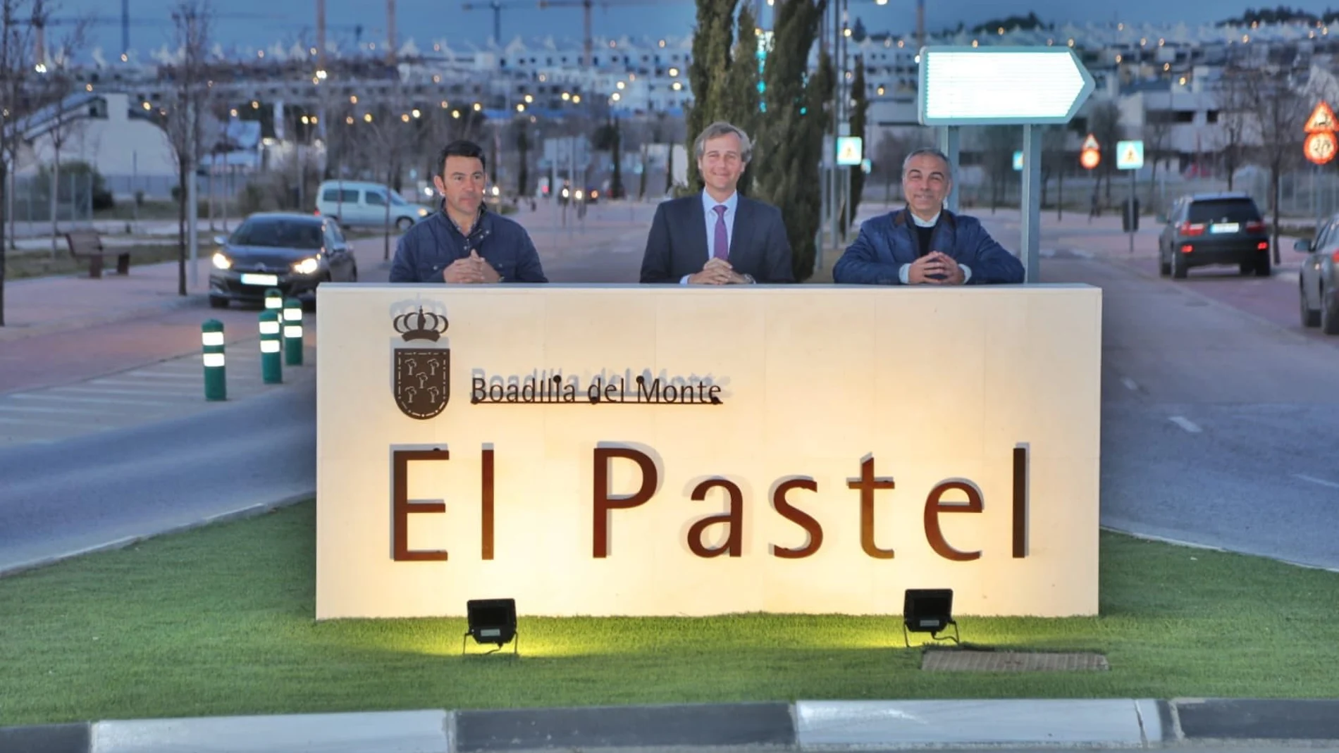 El Ayuntamiento inauguró hace unos días la nueva señalización de entrada a el barrio de El Pastel