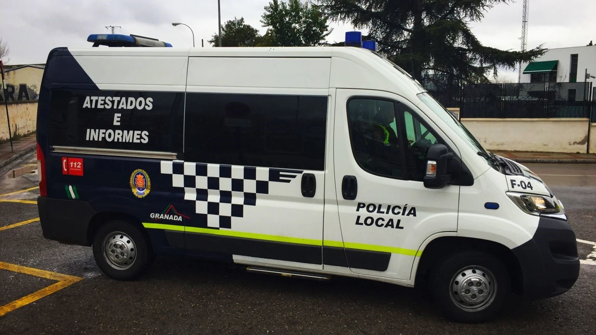 Imagen de archivo de un furgón de la Policía Local de Granada / Foto: E.P.