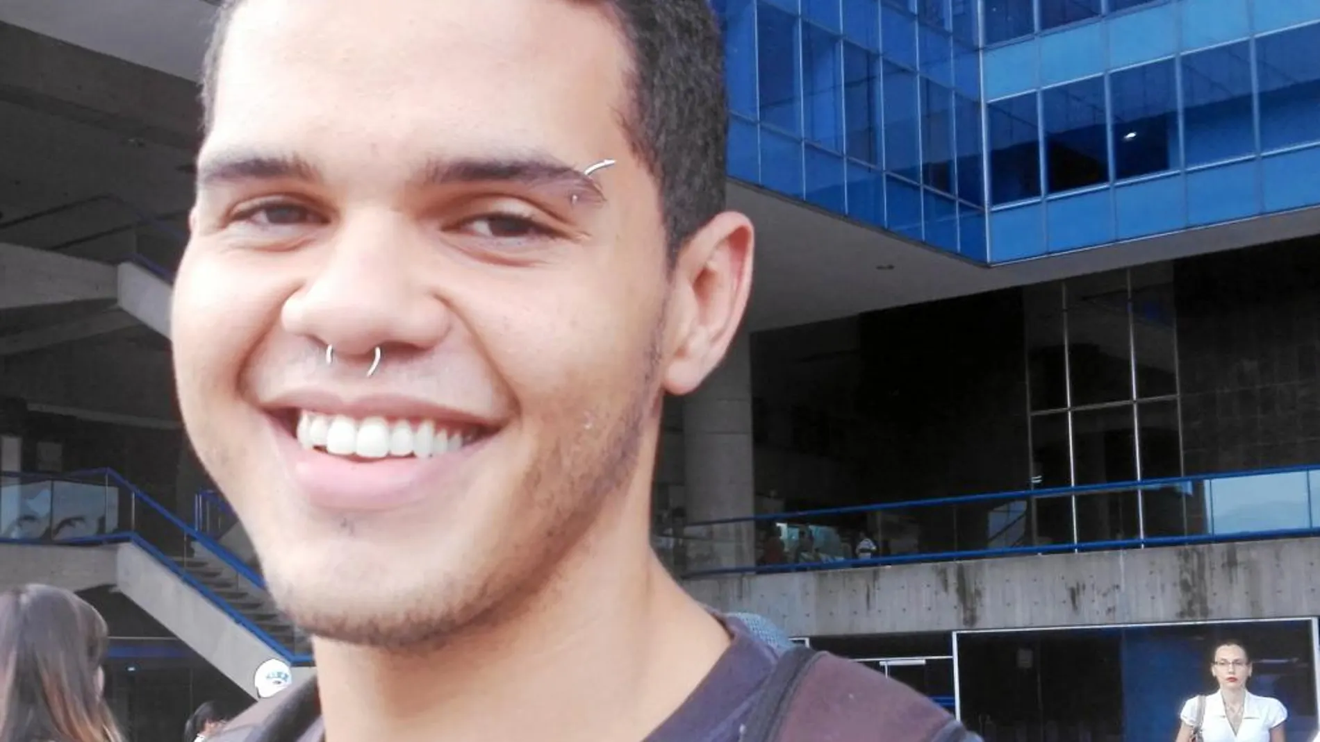 Brizuela asegura que la violencia social le ha obligado a salir del país