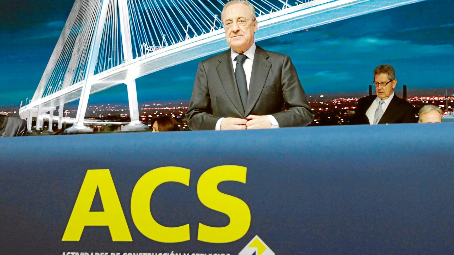 Florentino Pérez presidió ayer la Junta General de accionistas de ACS, donde fue reelegido para seguir cuatro años más al frente de la compañía
